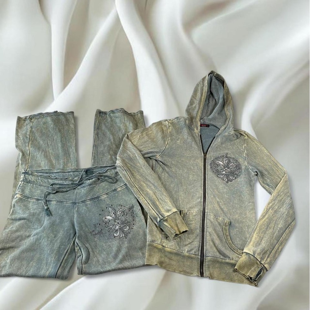 T Party distressed flor de lis rhinestone tracksuit set y2k mcbling grunge boho